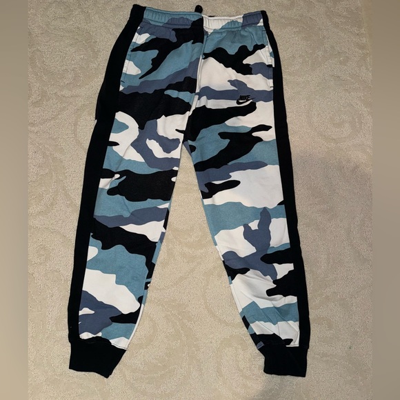 Nike Other - Nike jogging pants